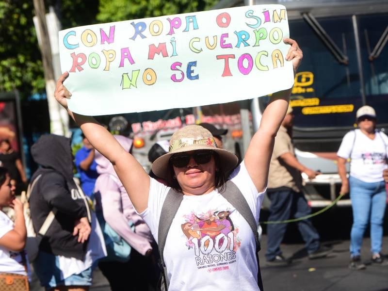 Every Day, 22 Women Fall Victim to Sexual Violence in El Salvador — Cada día, 22 mujeres son víctimas de violencia sexual en El Salvador