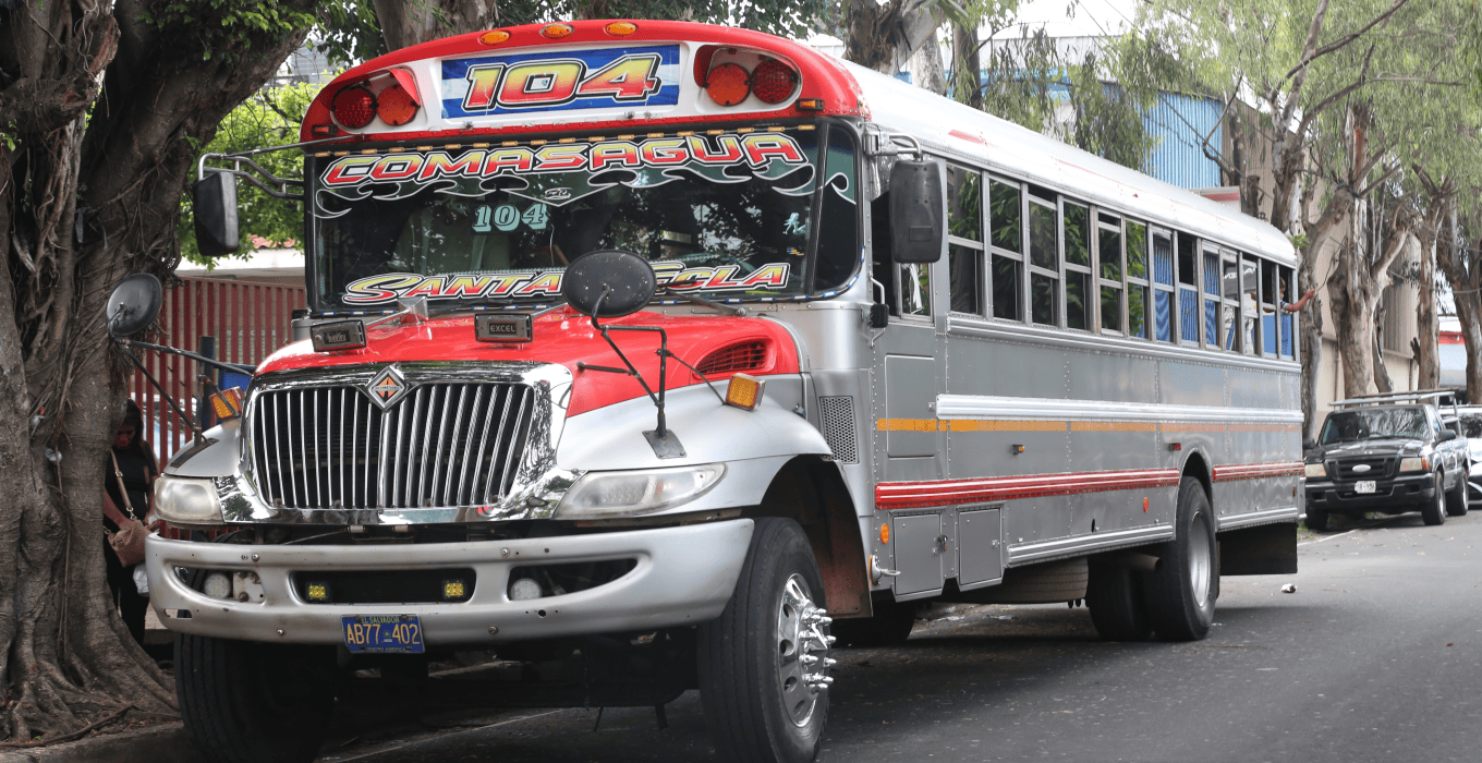 Bus Operators Selling Vehicles on Social Media, Warn 11% of Fleet Cannot Be Renewed — Transportistas venden buses en redes sociales y alertan que no podrán renovar el 11 % de las unidades