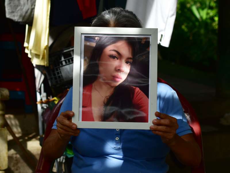 ‘Her Friends Acted Like Judas, Because They Could Have Saved Her’: Slain Student’s Grandmother — «Sus amistades se comportaron como Judas, porque pudieron salvarla»: abuela de estudiante asesinada
