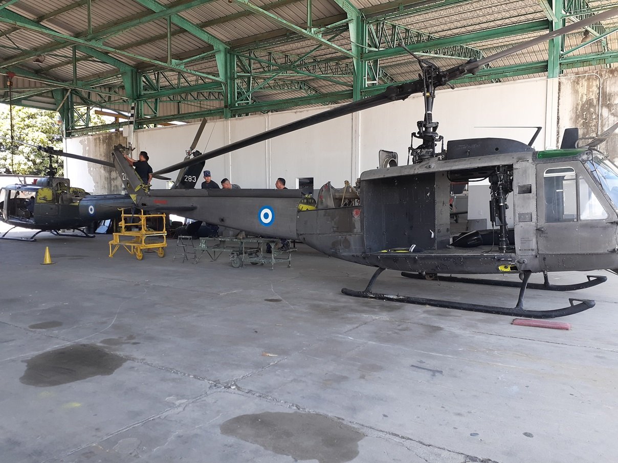 Bell UH-1N Helicopters for the Salvadoran Air Force — Helicópteros Bell UH-1N para la Fuerza Aérea de El Salvador