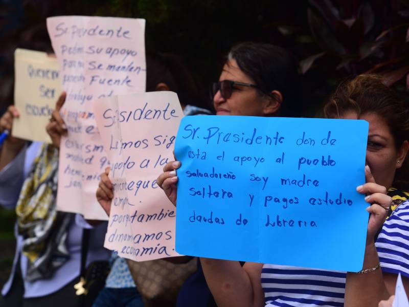 Suppliers Demand Ministry of Education Honor Contracts for School Supply Packages — Proveedores piden al MINED cumplir contratos para paquetes escolares