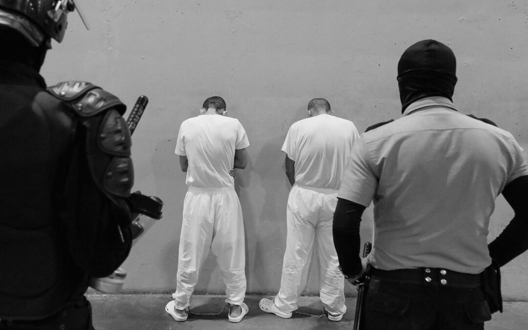 What the Deported Venezuelans Went Through in El Salvador — El calvario que vivieron los venezolanos deportados en El Salvador