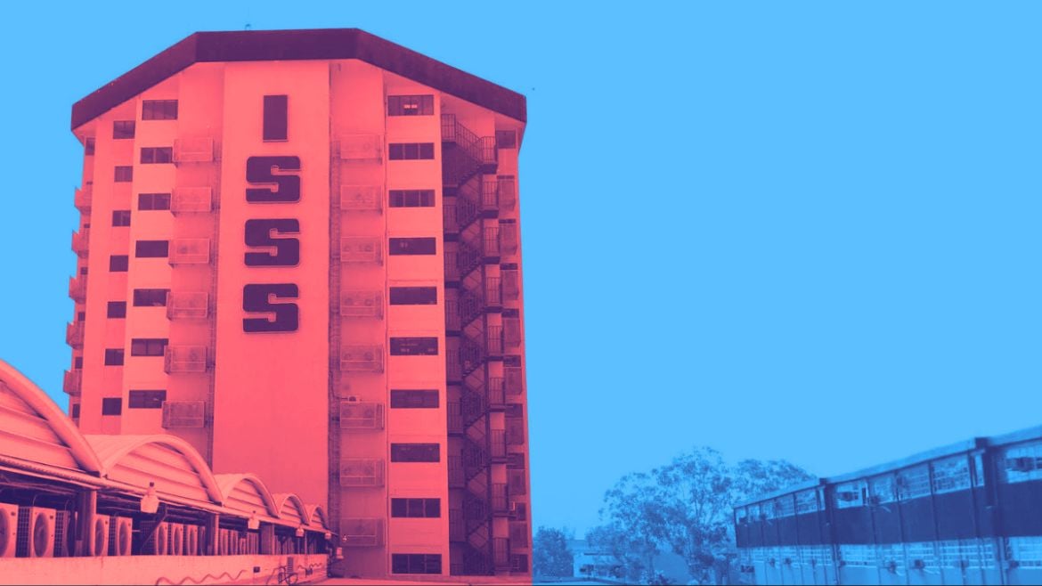 The ISSS Running on Empty: The Reality of Social Security in an Era of Digital Mirages — El ISSS sin combustible: la realidad del Seguro Social en tiempos de espejismo digital