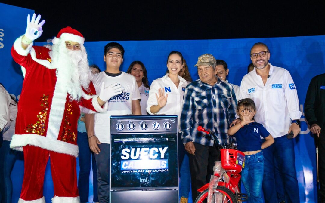 Nuevas Ideas Lawmakers Paint Christmas in Cyan — Diputados Nuevas Ideas pintan la navidad de color cian