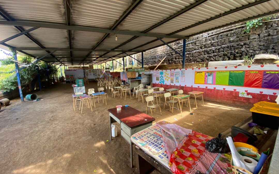 Permanent Closure of Apulo School Over Ravine; Mitigation Works Never Completed — Cierre definitivo de centro escolar en Apulo por cárcava sin obras de mitigación