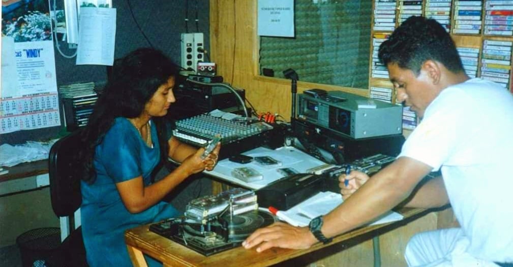 Community Radio Stations Face State Information Blackout — Radios comunitarias enfrentan bloqueo informativo estatal