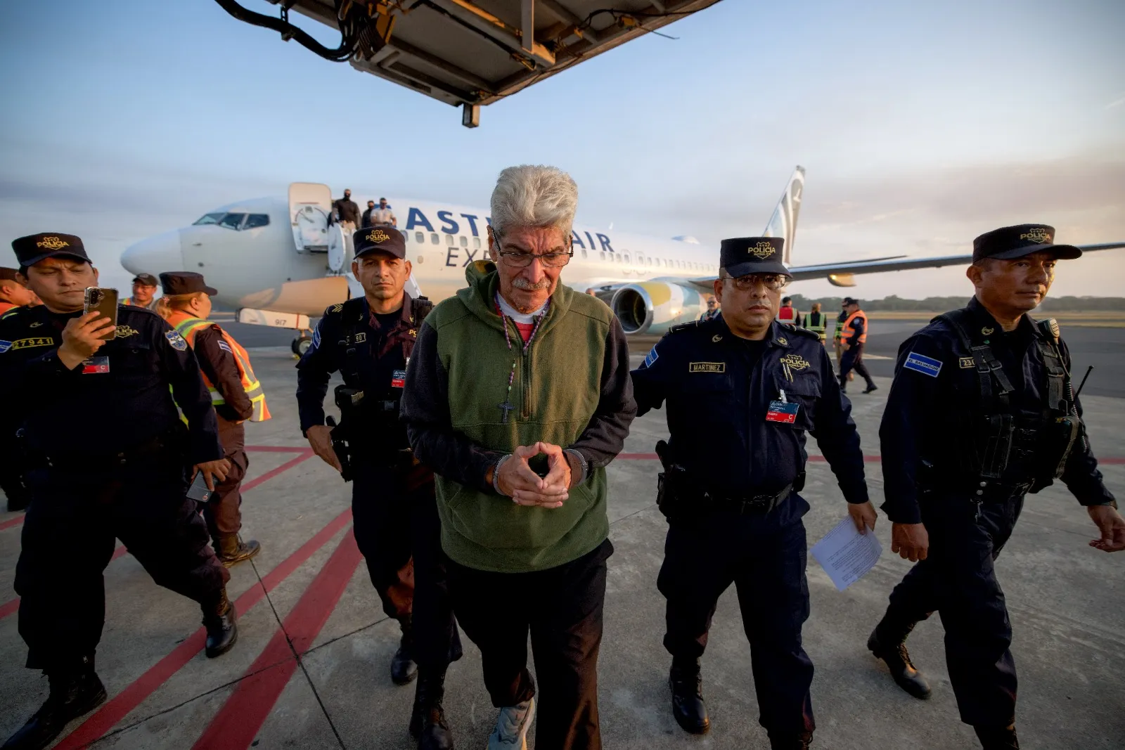 Luis Parada: “The Dice Were Already Loaded Against Norman in Texas’s Deportation Machine” — Luis Parada: «Los dados ya estaban cargados contra Norman en la máquina de deportación de Texas»