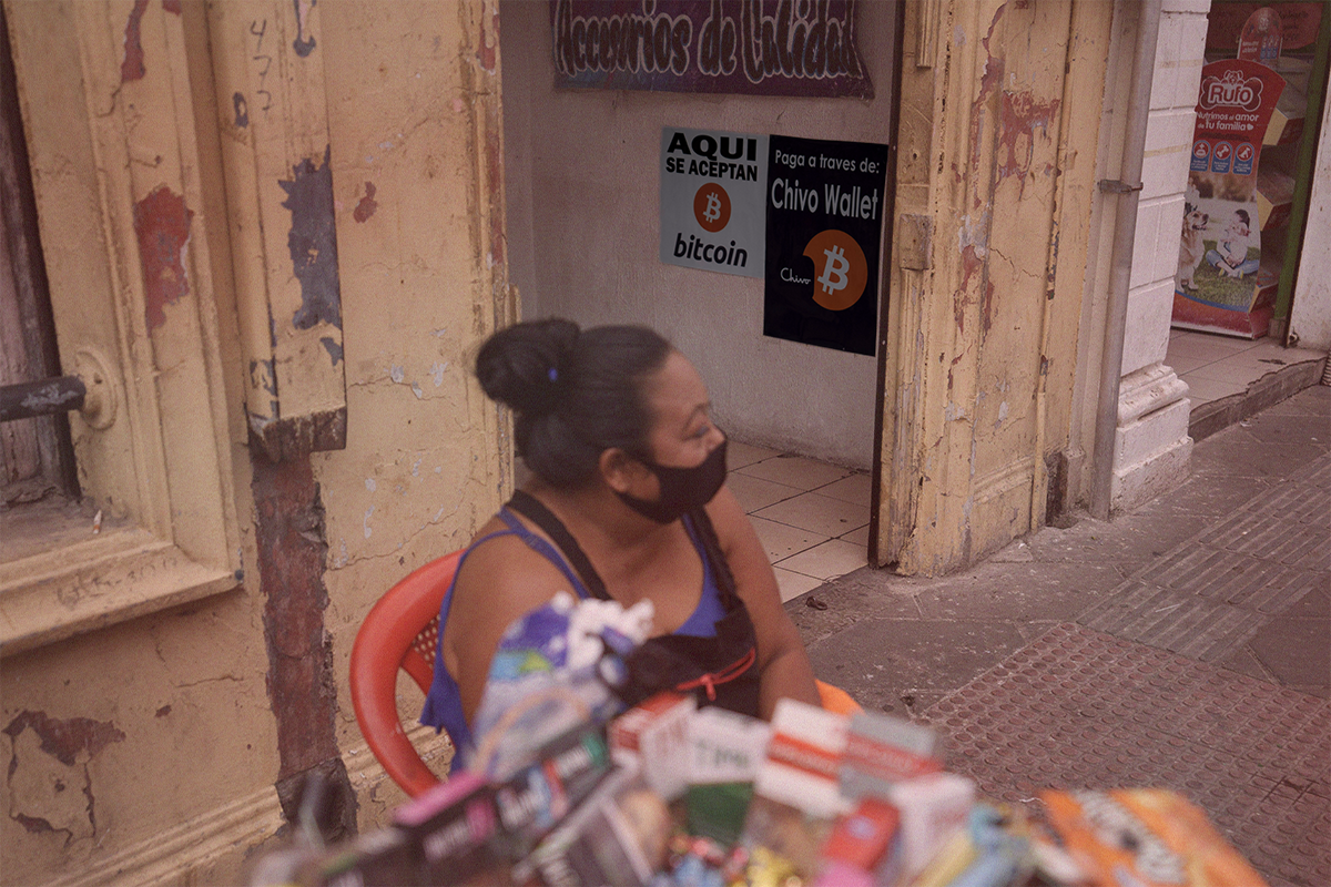 Bitcoin Country — La fantasía Bitcóin en El Salvador mientras los trabajadores pierden sus empleos