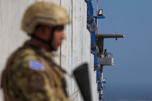 El Salvador’s mass arrest policy may have led to crimes against humanity, study shows — La política de arrestos masivos de El Salvador podría haber derivado en crímenes de lesa humanidad, revela un estudio