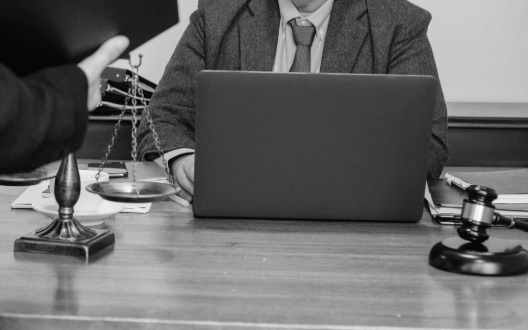 Human Rights Expert Questions Reform to Implement Life Imprisonment in El Salvador — Experto en derechos humanos cuestiona reforma para implementar cadena perpetua en El Salvador