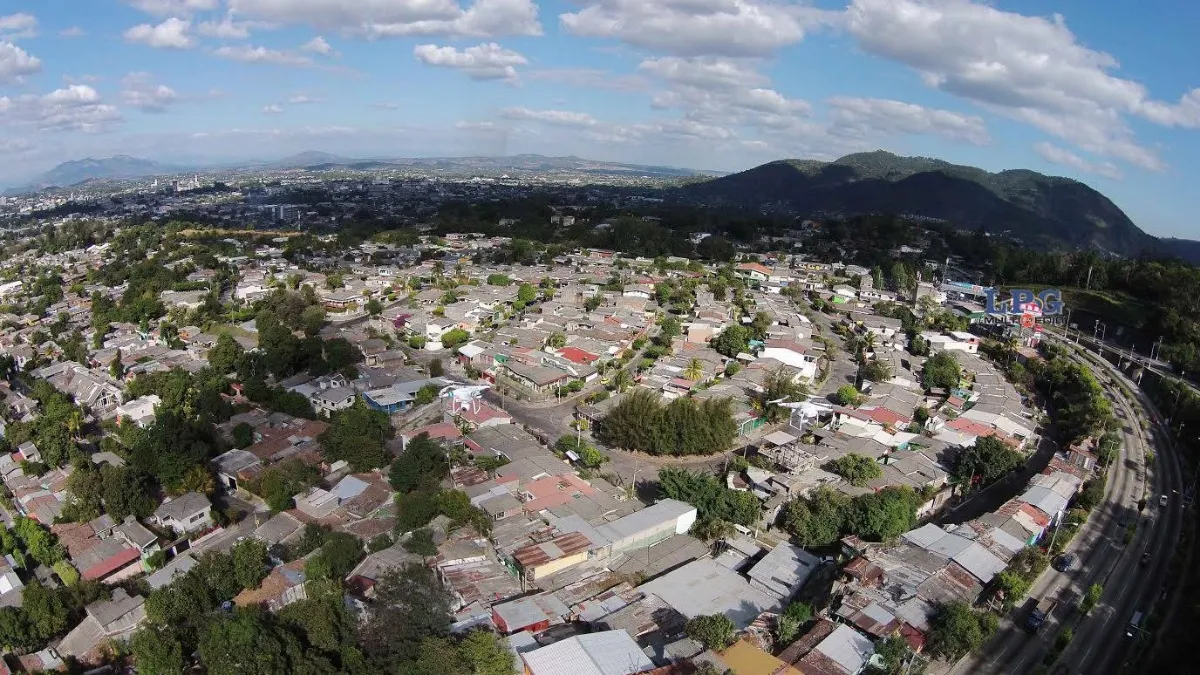 BCR Survey Identifies 1.5 Million Salvadorans Living in Poverty in 2025 — Encuesta del BCR identificó 1.5 millones de salvadoreños en pobreza en 2025