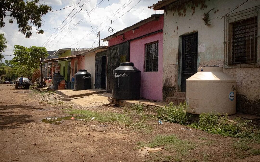 Chalchuapa neighborhoods go four years without water due to unfinished ANDA project — Colonias de Chalchuapa suman cuatro años sin agua por obra de ANDA inconclusa