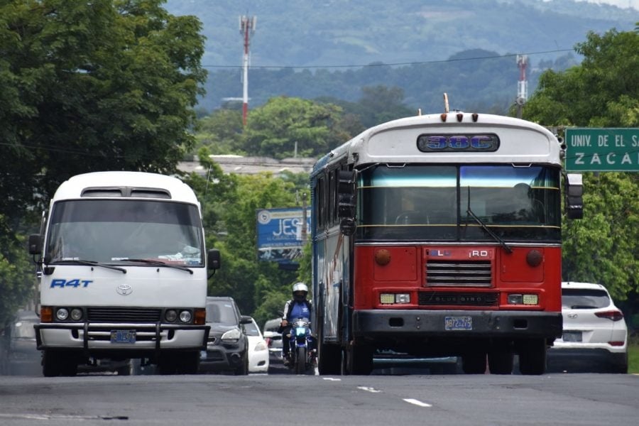 Bus operators call for $2 to $2.50 cap on diesel — Buseros piden poner techo de $2 a $2.50 al diésel