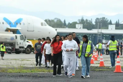 Salvadoran deportations up 90.2% in first quarter of 2026 — Salvadoreños deportados aumentan 90.2 % en primer trimestre de 2026