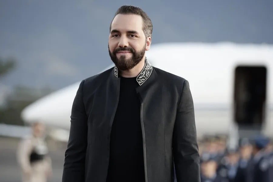 A Constitution for El Salvador Tailored to Nayib Bukele, According to His Critics — Una Constitución de El Salvador a la medida de Nayib Bukele, según sus críticos