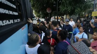 Bus operators get no government response on diesel price cap — Transportistas sin respuesta del Gobierno sobre precio tope de diésel
