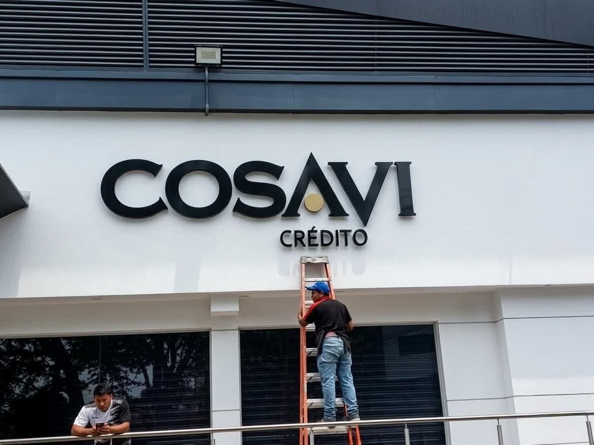 COSAVI Victims Weigh Filing Complaint Against Salvadoran State Before the ICC — Afectados por caso COSAVI evalúan denunciar al Estado salvadoreño ante la CPI