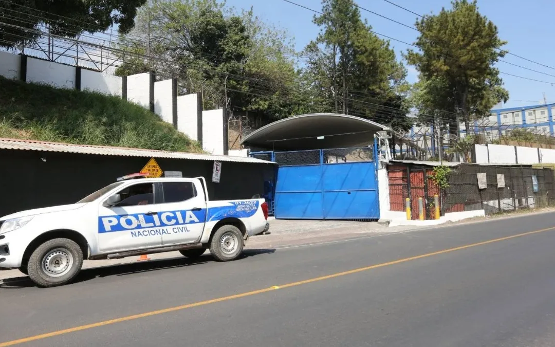 State Has No Record of Arrests and Releases Under the State of Exception — Estado sin registro de capturas y liberaciones en el régimen de excepción