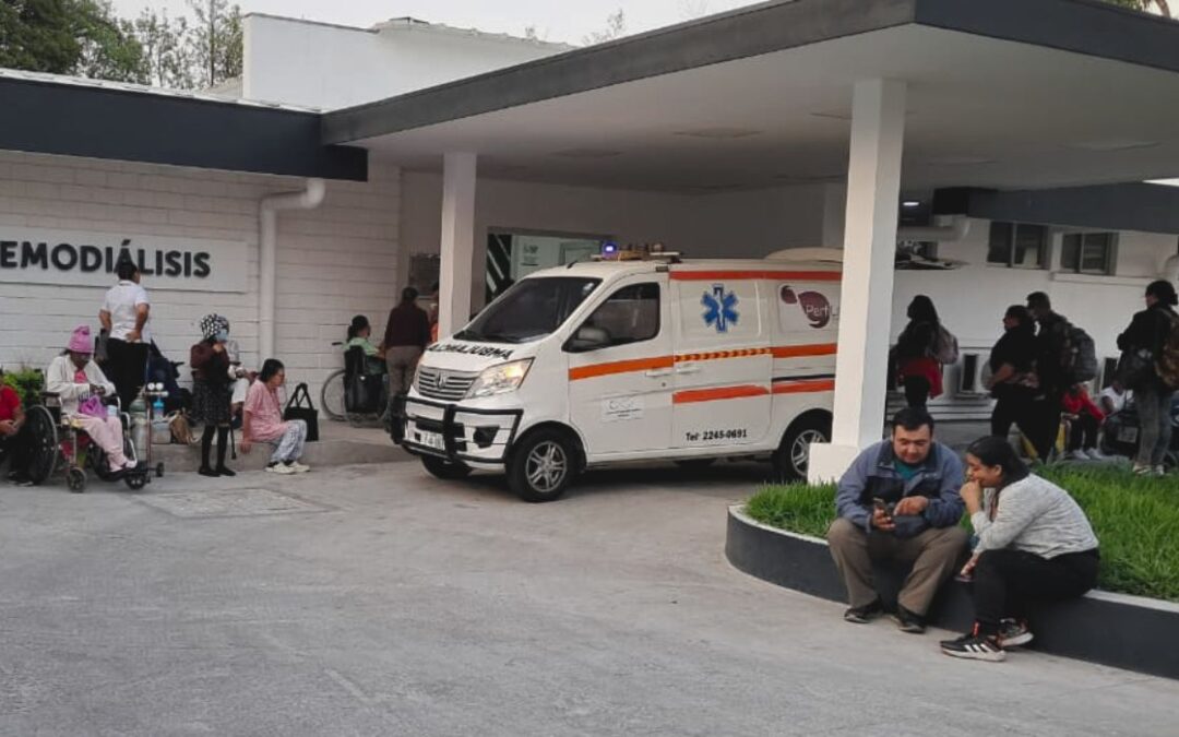 Lack of ambulances for ISSS kidney patients reported — Denuncian falta de ambulancias para pacientes renales del ISSS
