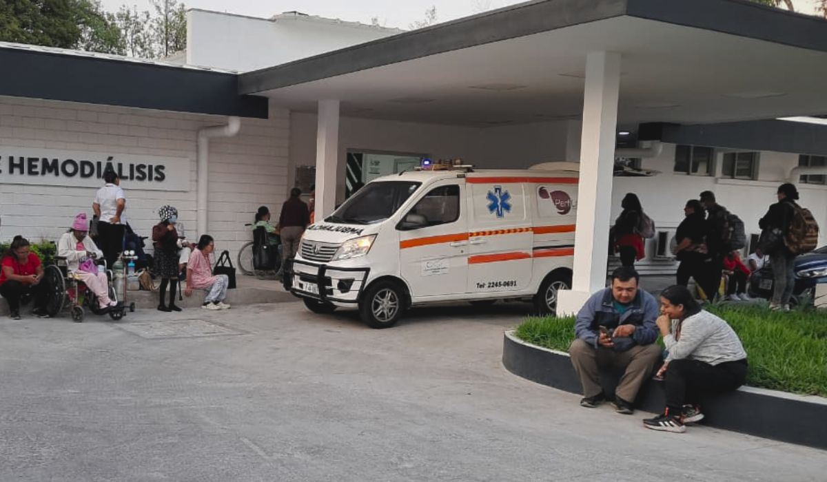 Lack of ambulances for ISSS kidney patients reported — Denuncian falta de ambulancias para pacientes renales del ISSS