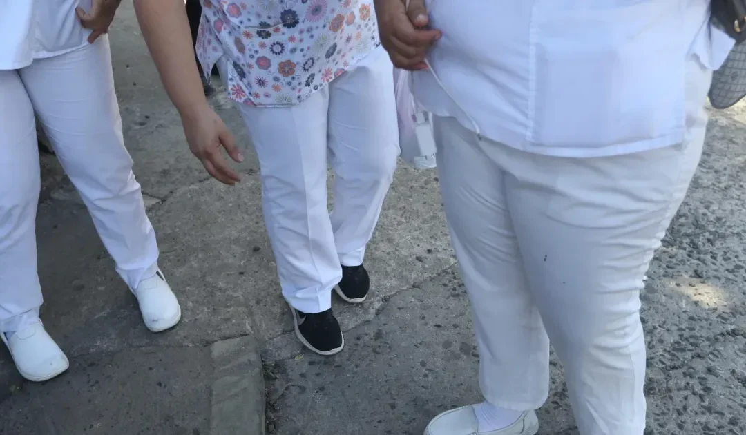 Transferred Rosales Hospital workers have not received salaries since January — Trabajadores del Hospital Rosales trasladados no reciben salario desde enero