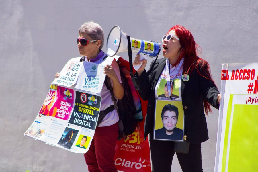 Prosecutors still haven’t processed criminal complaint mother of disappeared man filed against YouTuber for expressions of violence — Fiscalía aún no procesa aviso penal que madre de desaparecido puso contra youtuber por expresiones de violencia