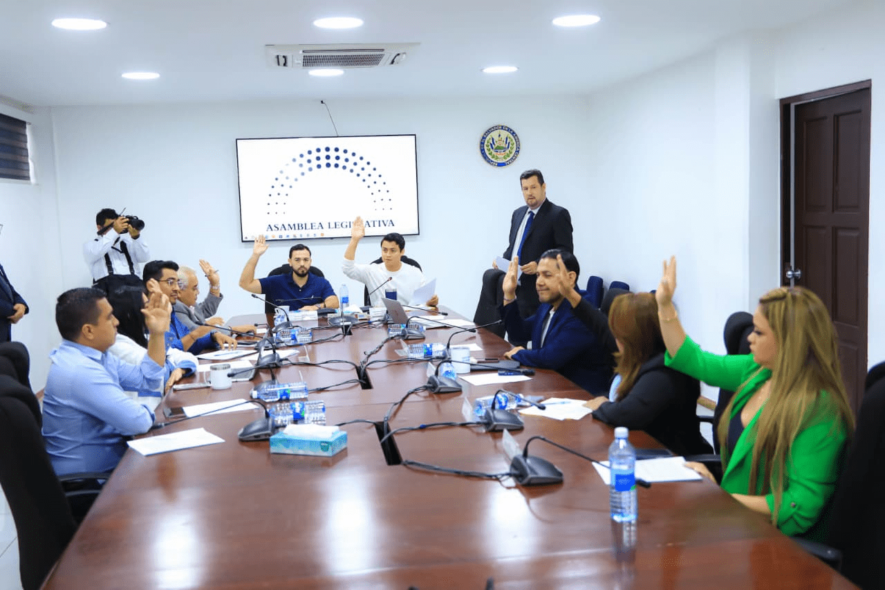Finance Committee approves $40.3 million allocation for CEPA, Presidency, and DOM — Comisión de Hacienda avala asignar $40.3 millones para CEPA, Presidencia y DOM