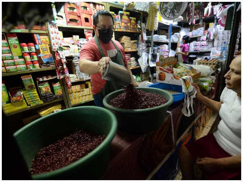 Price of basic food staples in El Salvador rose by up to 4.11% in the first quarter — Precio de la canasta básica en El Salvador se elevó hasta un 4.11 % en el primer trimestre