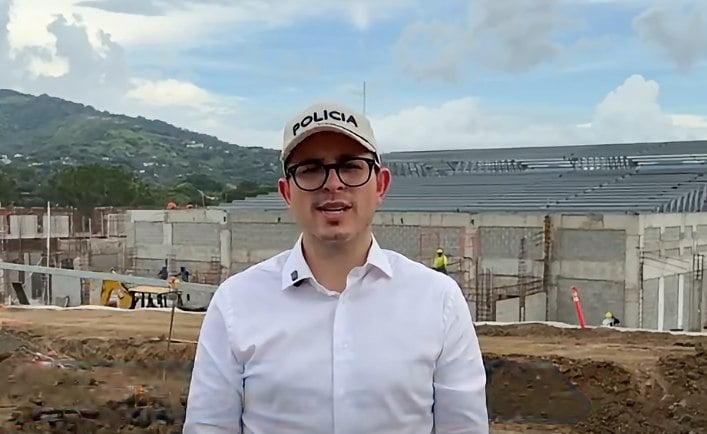 Costa Rican Ministers Visit CECOT to Replicate Model in Their Country’s Prison — Ministros costarricenses visitan el CECOT para replicar el modelo en cárcel de su país