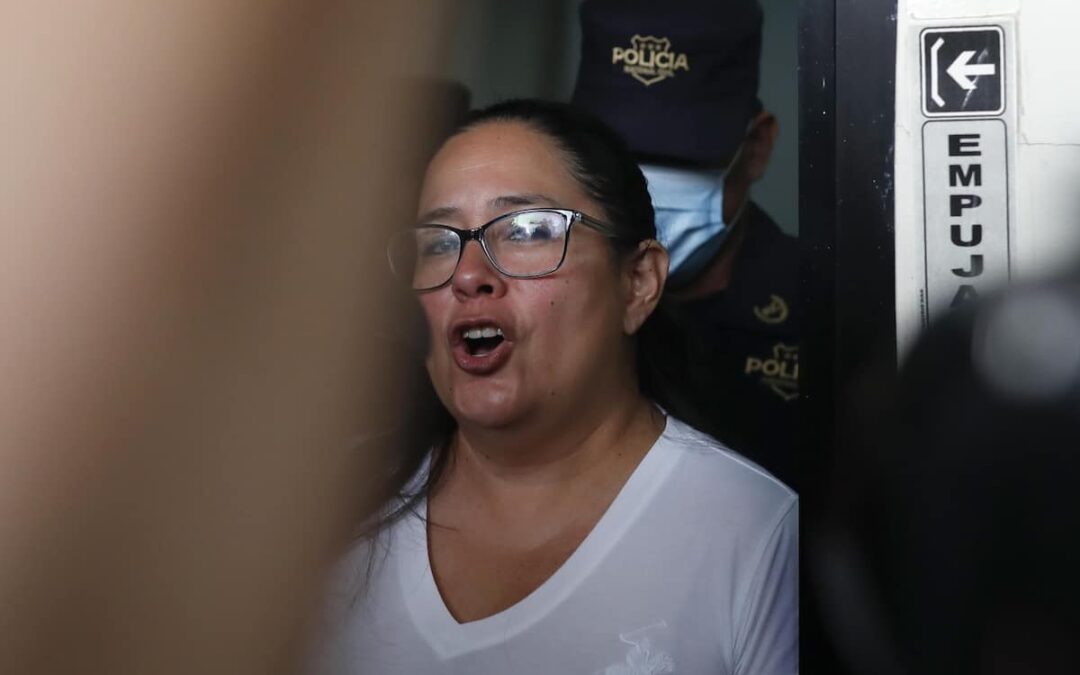 Ruth López is in danger — Ruth López está en peligro
