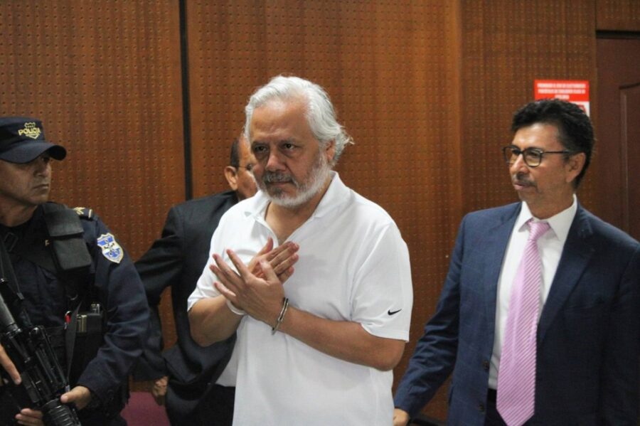 Lawyer Enrique Anaya marks one year in detention after arrest on money laundering charges — El abogado Enrique Anaya cumple un año detenido tras su captura por lavado de dinero