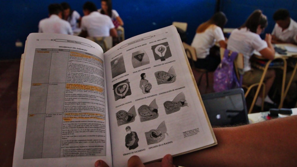 The collapse of the community health budget exposes girls to forced pregnancies — El desplome del presupuesto de salud comunitaria expone a las niñas a embarazos forzados