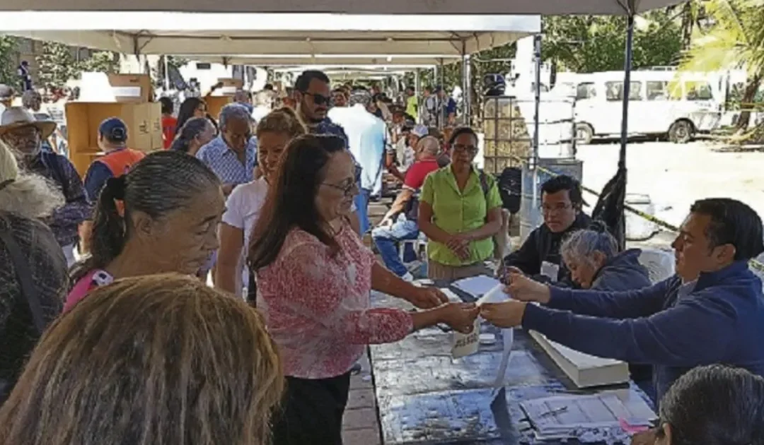 The public wants changes in local governments — La población quiere cambios en los gobiernos locales