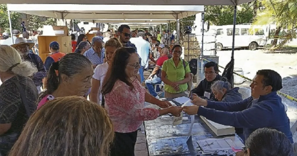 The public wants changes in local governments — La población quiere cambios en los gobiernos locales