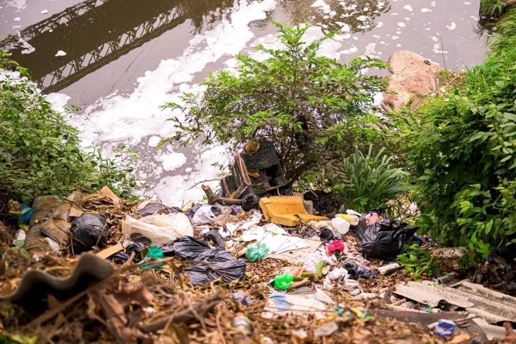 400 stadiums full of trash pollute San Salvador rivers and drains, city hall says — 400 estadios llenos de basura contaminan ríos y drenajes de San Salvador, afirma alcaldía