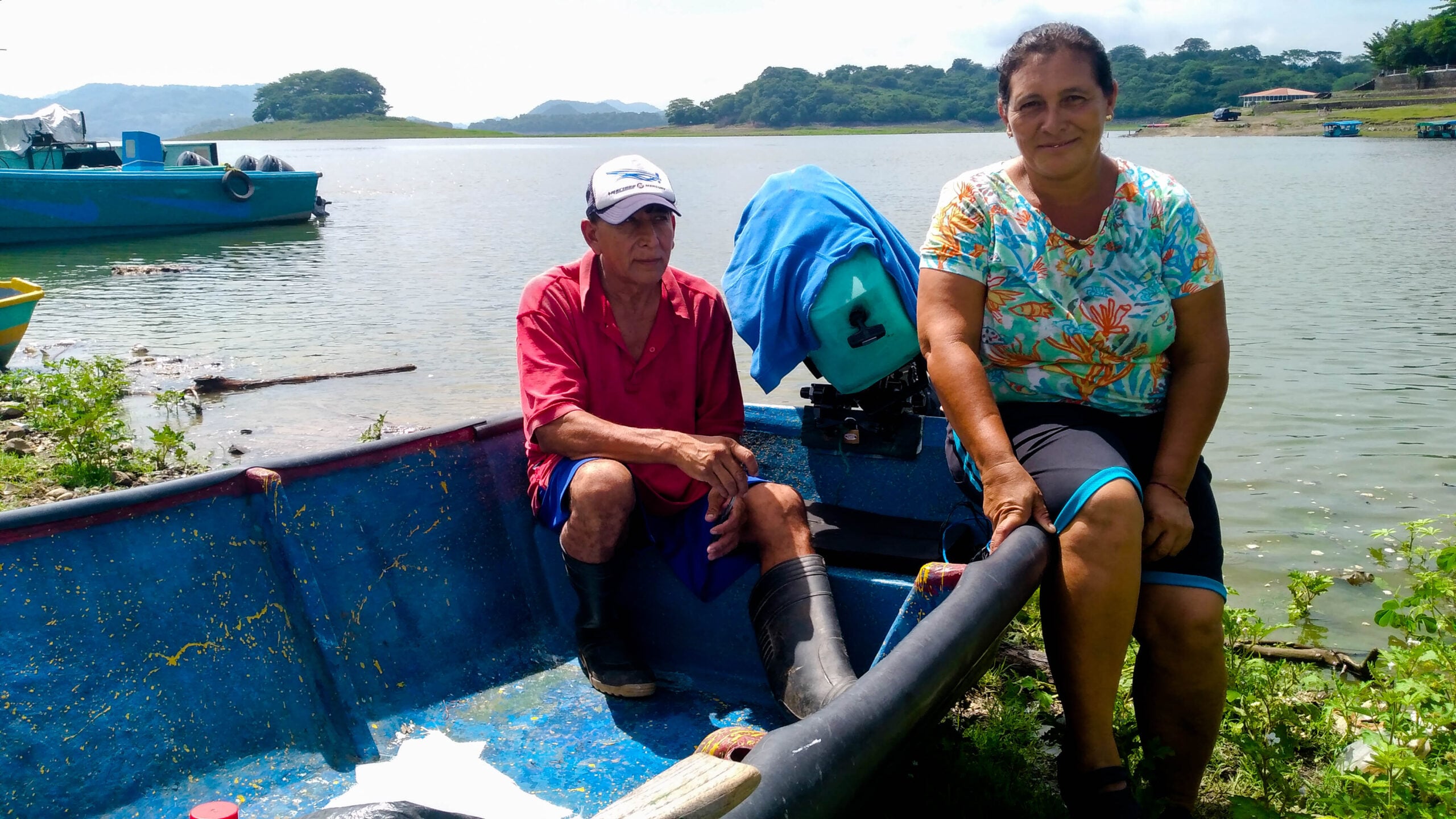 Salvadoran fishing navigates between pollution and neglect — La pesca salvadoreña navega entre la contaminación y el abandono