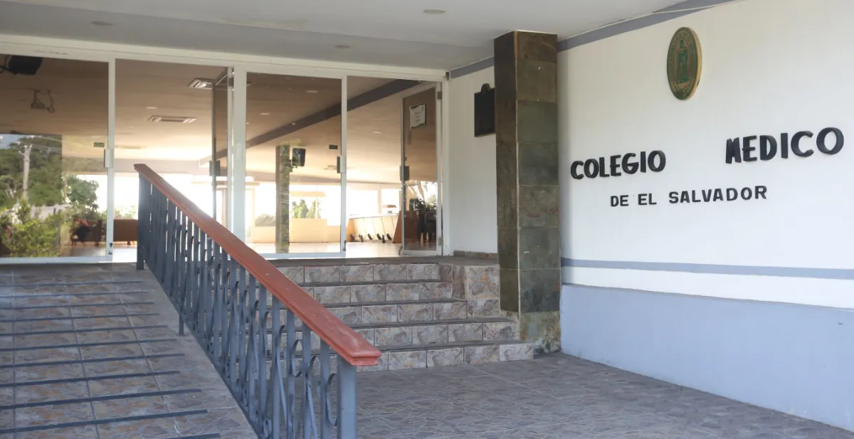 Extended hours at health units and ISSS clinics are an “overload” for staff, Medical Association says — Ampliación de horarios en unidades de salud y clínicas ISSS es una “sobrecarga” para el personal, afirma el Colegio Médico