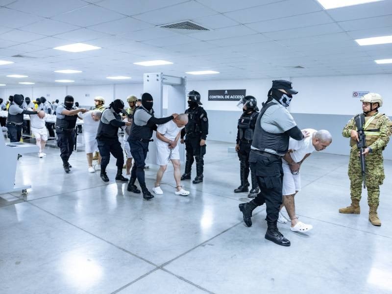 Bolsonaro promises chemical castration and Bukele-style prisons in Brazil — Bolsonaro promete en Brasil castración química y cárceles al estilo Bukele