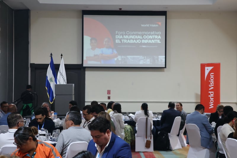 World Vision El Salvador warns of the impact of domestic work and lack of water on children’s well-being — World Vision El Salvador alerta sobre el impacto del trabajo doméstico y la falta de agua en el bienestar de la niñez