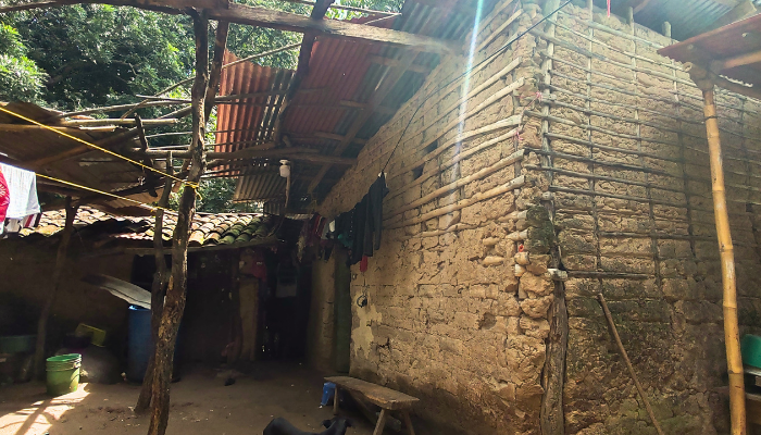 Having a Roof Does Not Guarantee a Safe Home — Tener un techo no garantiza una vivienda segura