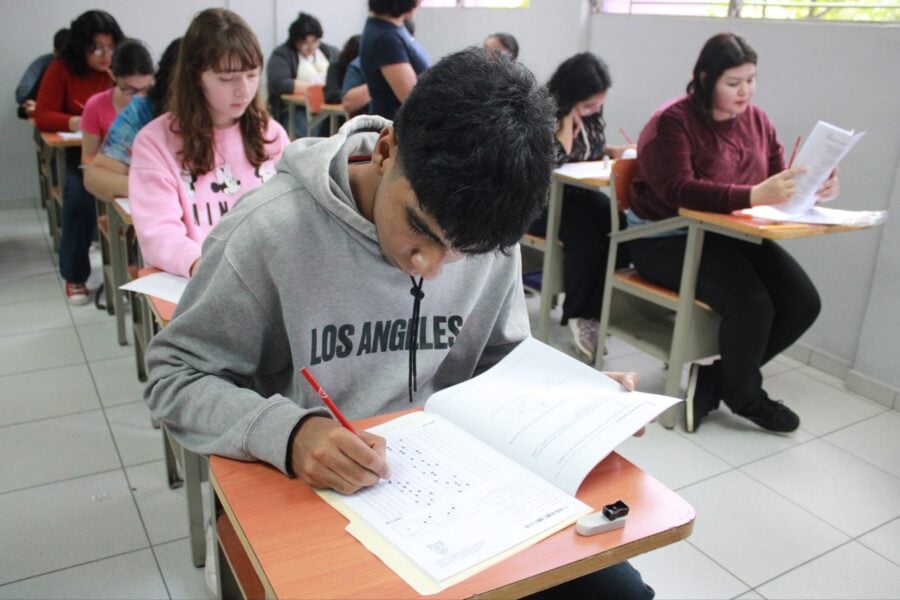 Government seeks authorization for $100 million IDB loan to reduce dropout rates in secondary and postsecondary education — Gobierno pide autorizar préstamo de $100 millones del BID para reducir abandono escolar en educación media y postsecundaria
