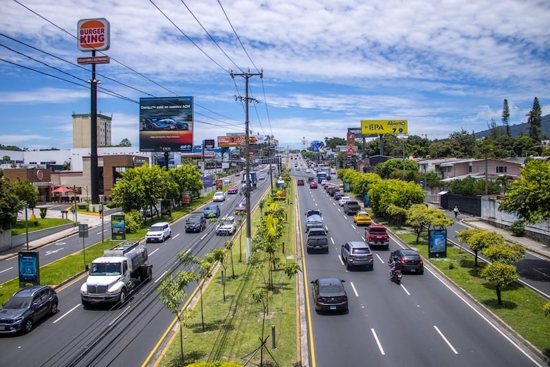 Transportation Producer Prices Rise in El Salvador Due to Oil Price Increases — Precios del transporte al productor aumentan por alza del petróleo en El Salvador