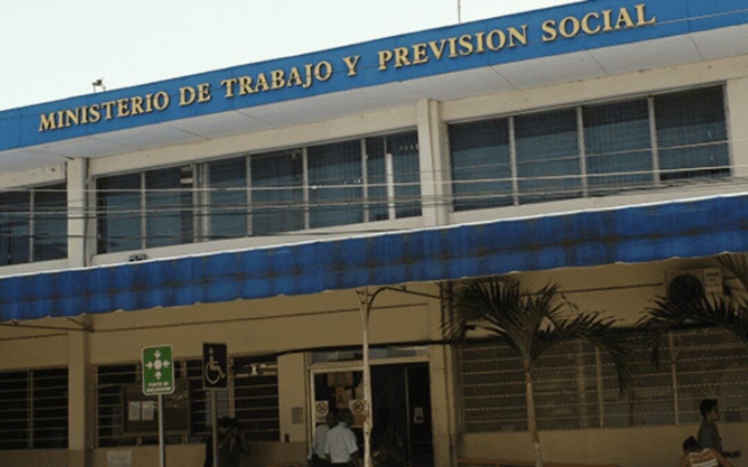 UNT accuses Labor Minister of interference in medical union — UNT acusa al ministro de Trabajo de injerencia en sindicato médico