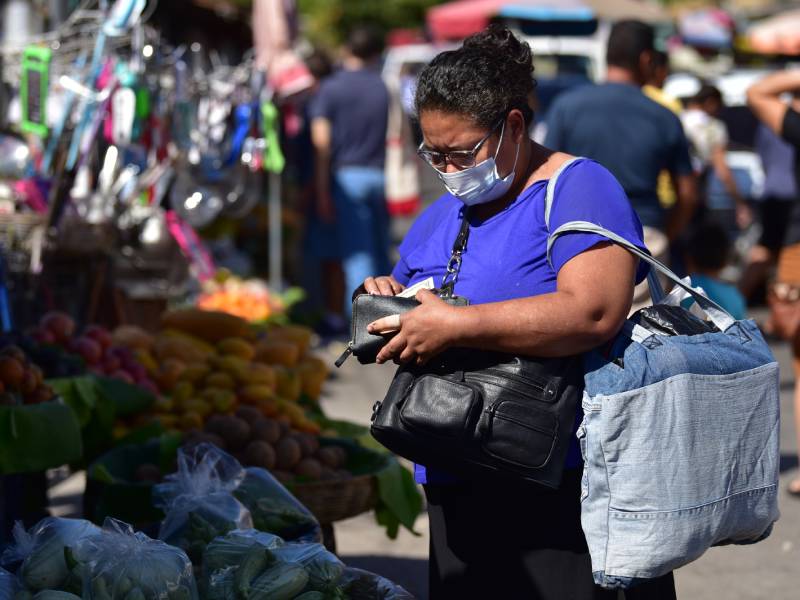 Expanded basic food staples reached $516.42 in May — La Canasta Básica ampliada alcanzó los $516.42 en mayo