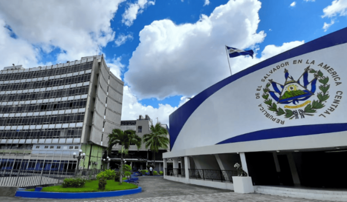 Absent lawmaker’s vote in committee contravenes Legislative Assembly’s internal rules — Voto de diputada ausente en comisión contraviene el reglamento interno de la Asamblea Legislativa