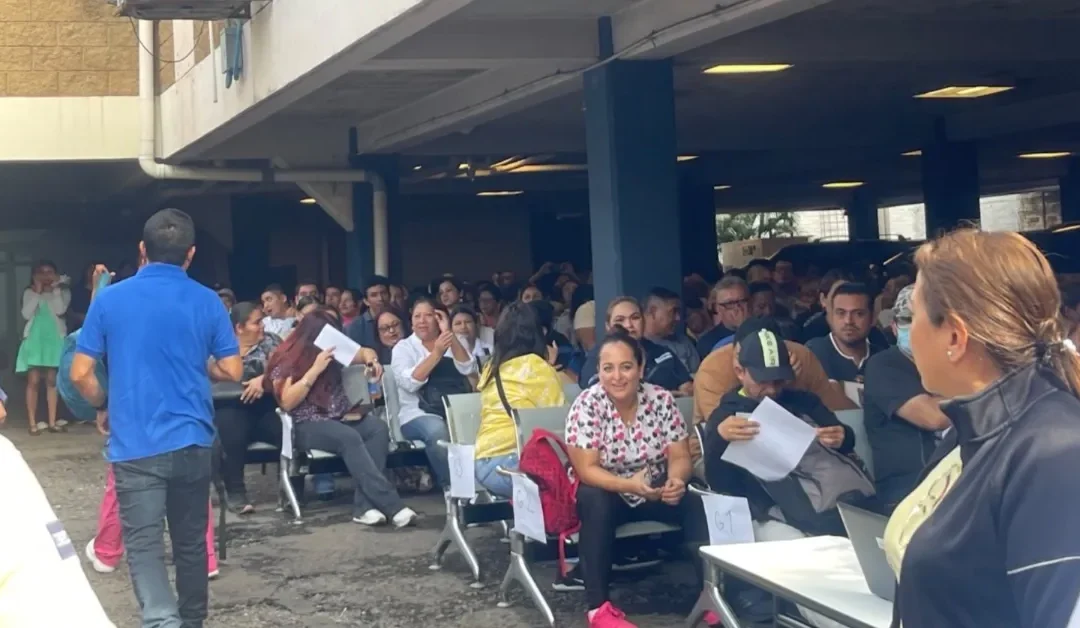 Government pays severance to former Rosales Hospital workers — Gobierno paga indemnizaciones a extrabajadores del Hospital Rosales