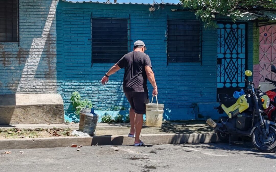 Request to address Apopa water shortage gets no support from ruling-party lawmakers — Solicitud para atender falta de agua en Apopa no obtiene respaldo de diputados oficialistas