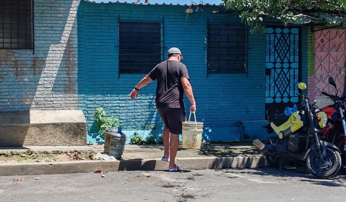 Request to address Apopa water shortage gets no support from ruling-party lawmakers — Solicitud para atender falta de agua en Apopa no obtiene respaldo de diputados oficialistas