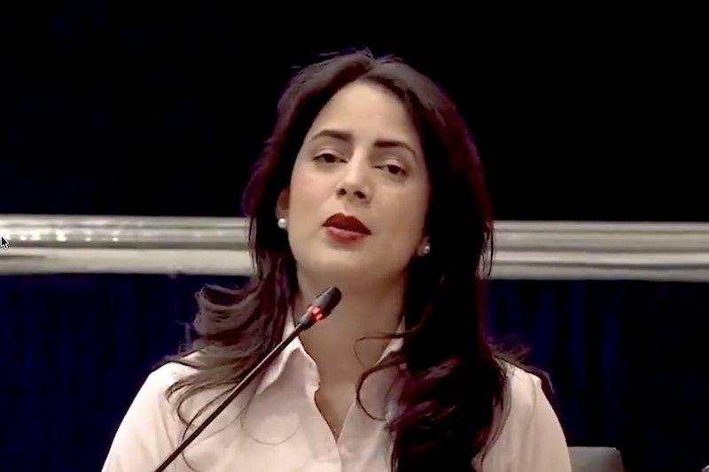Claudia Ortiz distances herself from Vamos over voter roll purge without rules and remote digital voting — Claudia Ortiz se distancia de Vamos en depuración del padrón sin reglas y votación digital remota