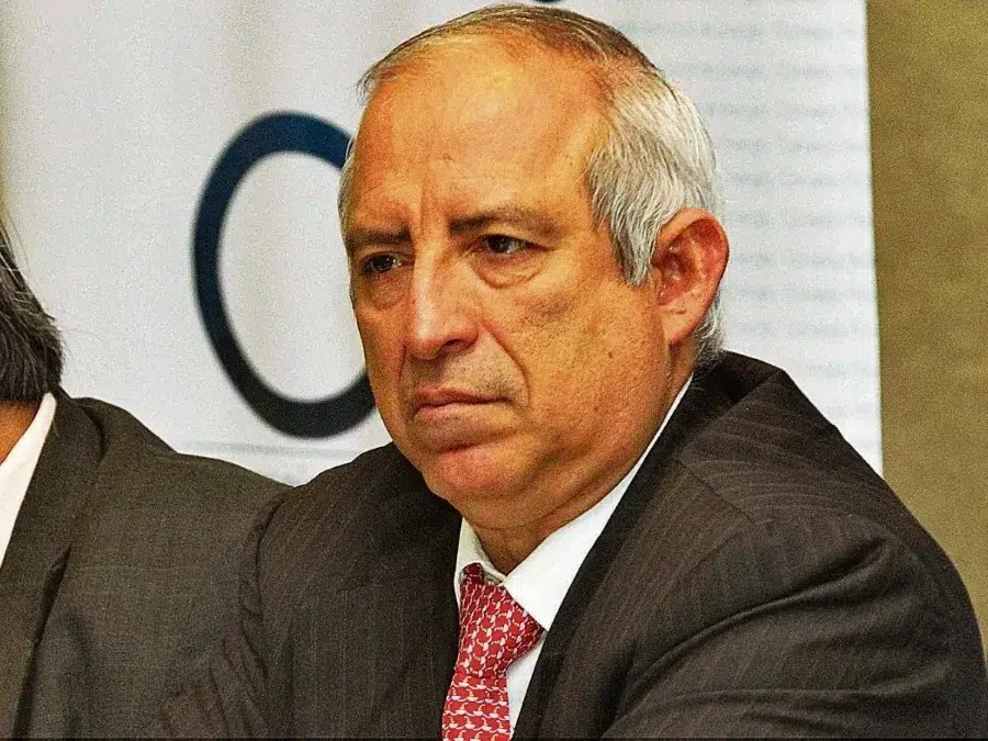 INTERPOL again rejects request to arrest former lawmaker Sigfrido Reyes and his brother — INTERPOL vuelve a rechazar petición para capturar a ex diputado Sigfrido Reyes y su hermano